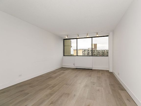 5th image of 2 Bay Club Dr APT 21S