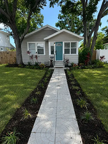4624 Iris St N Photo 1
