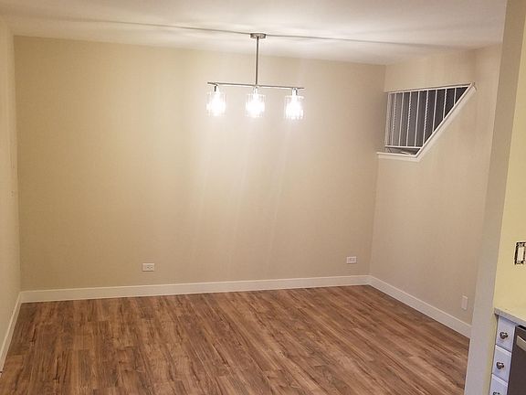 3rd image of 1385 Carriage Way
