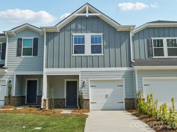 8212 Hidden Springs Trl, Charlotte, NC 28216