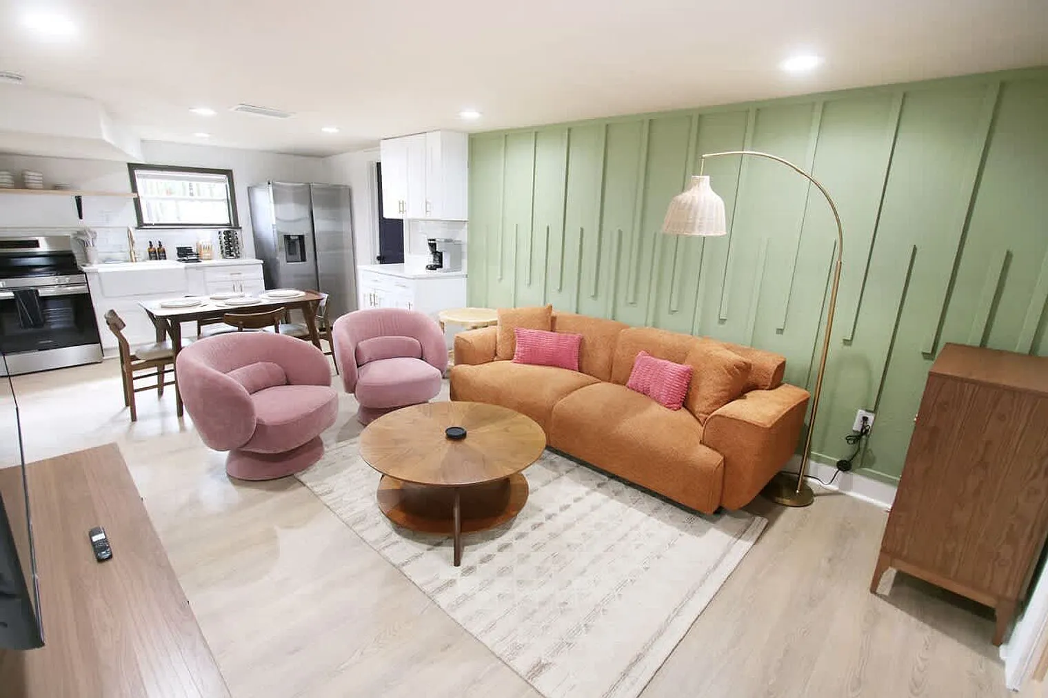 2 bed, 1.0 bath, 8449 sqft, $4,245 — Photo 1