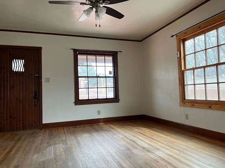 210 Delgado St — Photo 4