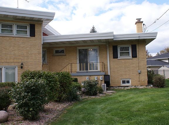 4th image of 1259 Spruce Ave