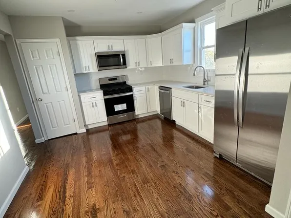 45 Beardsley St, Bridgeport, CT 06607