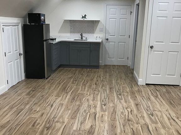 5th image of 211-213 Miramar Ave