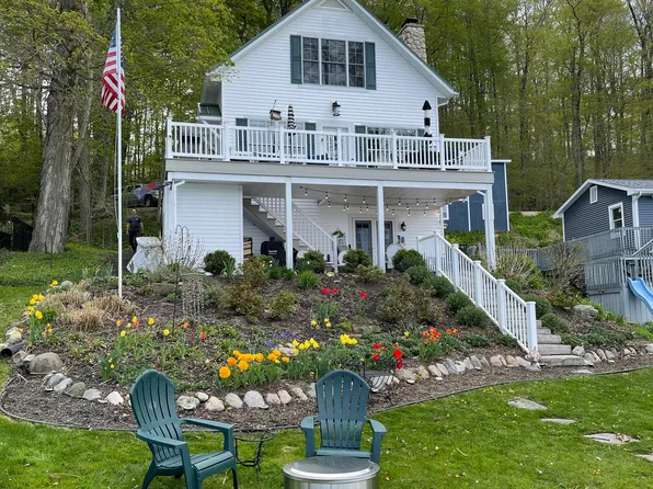 65587 North Dr, Cassopolis, MI 49031