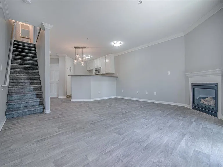 Warner Center Townhomes — Photo 6