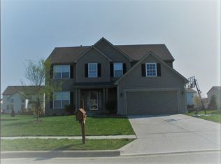 7911 Crescent Dr, Lewis Center, OH 43035