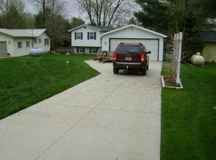 714 Rivers Terrace Rd, Gladwin, MI 48624