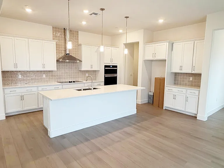 1454 Teak Ave — Photo 2