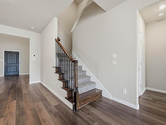 5th image of 705 Ray St