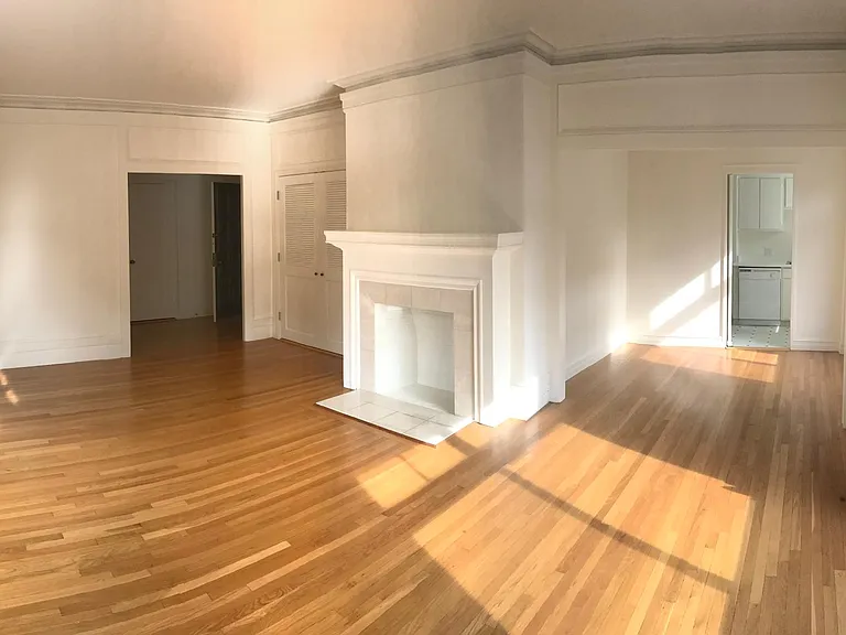 Crestview Apartments — Photo 45