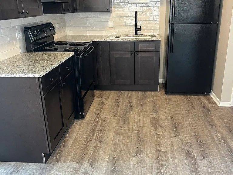 6045 Marshall Ave #2W — Photo 5