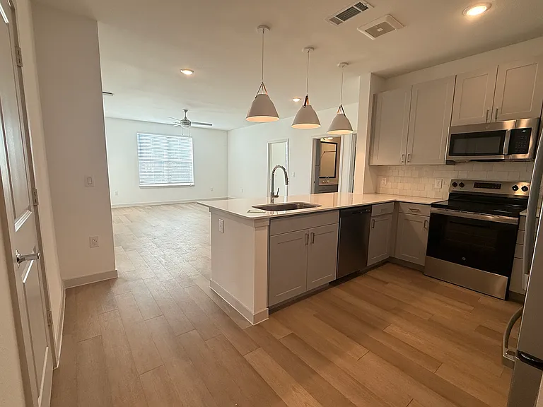 Anise Dr — Photo 1