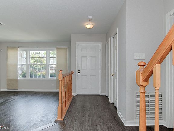 3rd image of 12572 Kempston Ln