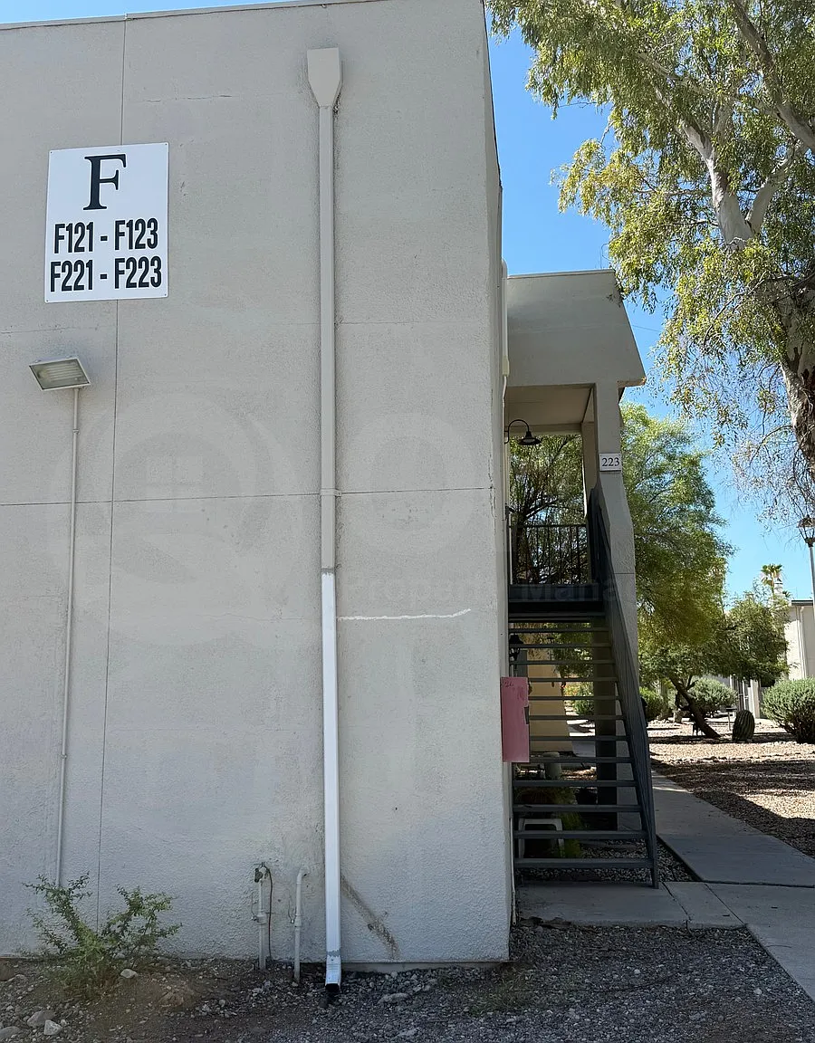 2 bed, 1.5 bath, 866 sqft, $1,500 — Photo 1