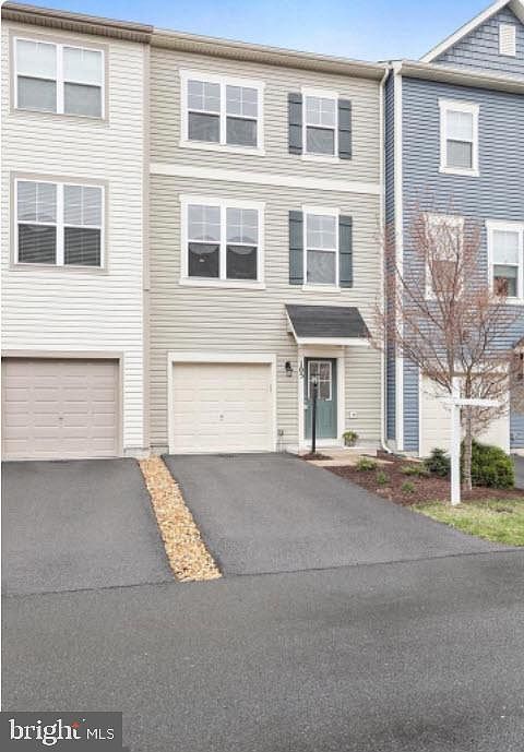 1st image of 105 Pintangle Ct