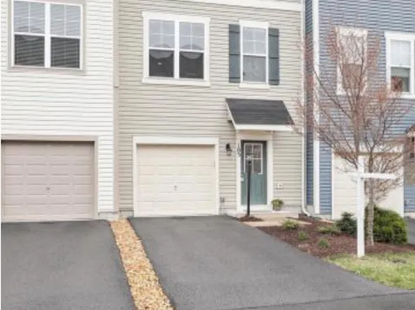 105 Pintangle Ct, Stephenson, VA 22656