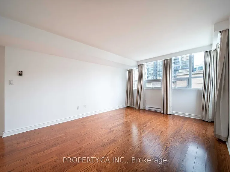 71 Charles St E #402 — Photo 23