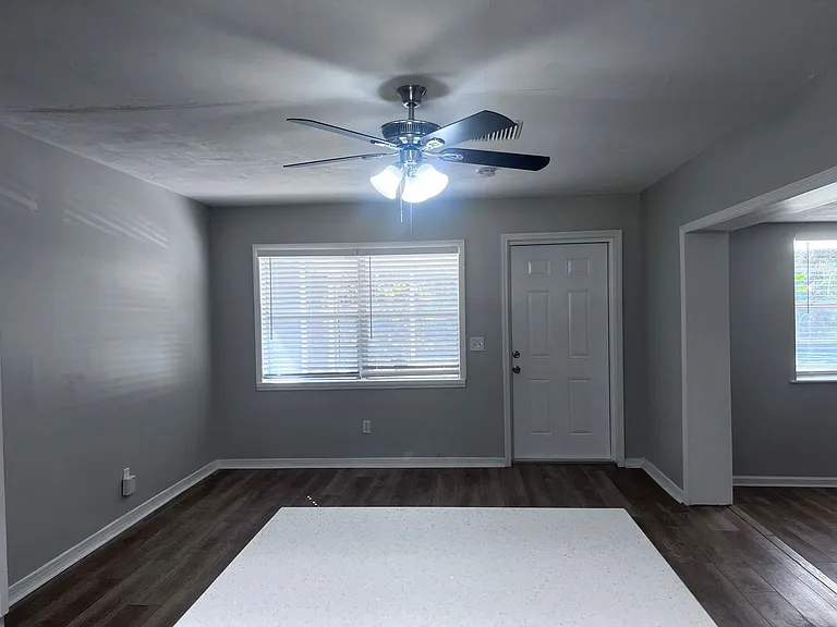 8002 Miramar Ave — Photo 6