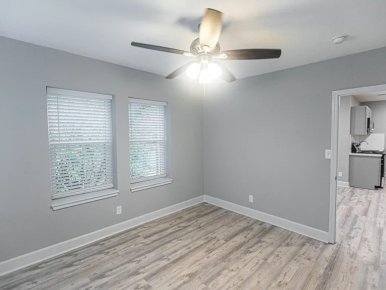 1205 E Armour Blvd — Photo 4