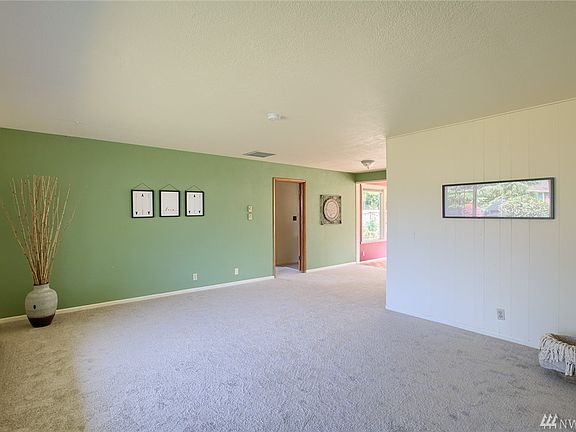 2nd image of 1304 10th St NE