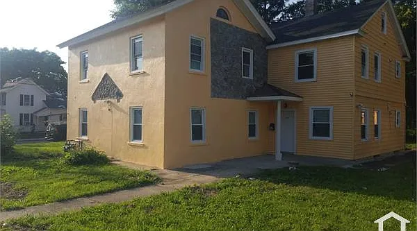 373 Walnut St #1 — Photo 13