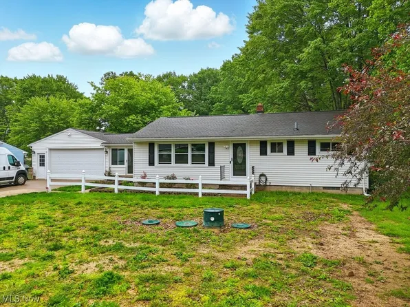 1795 Far View Rd, Akron, OH 44312