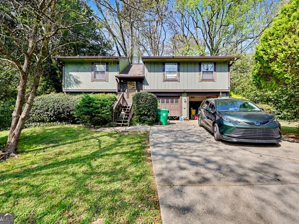 1156 Alpine Hills Dr, Stone Mountain, GA 30083