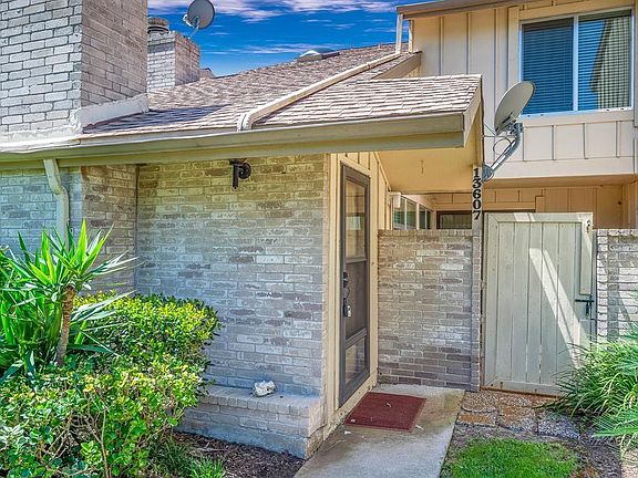 2nd image of 13607 Hollowgreen Dr Unit 14/143