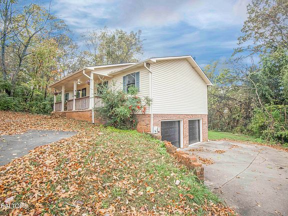 3rd image of 842 Greenwich Dr