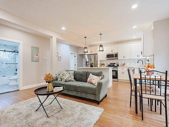 3rd image of 11 Watson St #1