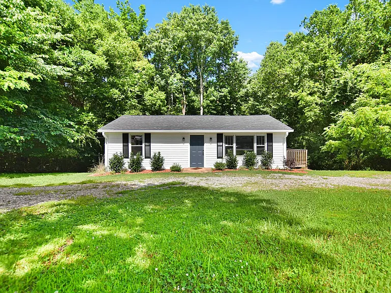 2447 Whitfield Rd — Photo 1