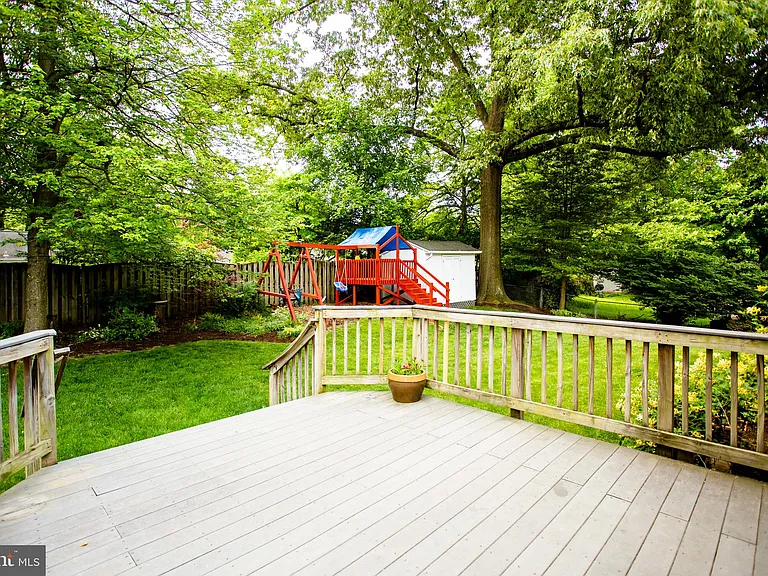 3163 Patrick Henry Dr — Photo 25
