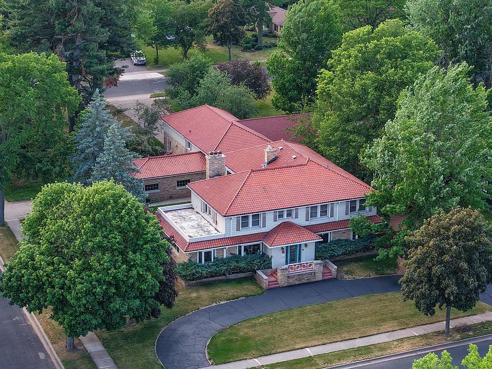 1st image of 311 WISCONSIN RIVER DRIVE
