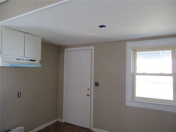 2nd image of 136 Prairie Ave