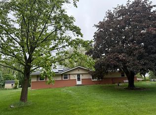 6194 Chatsworth Dr, Rockford, IL 61109