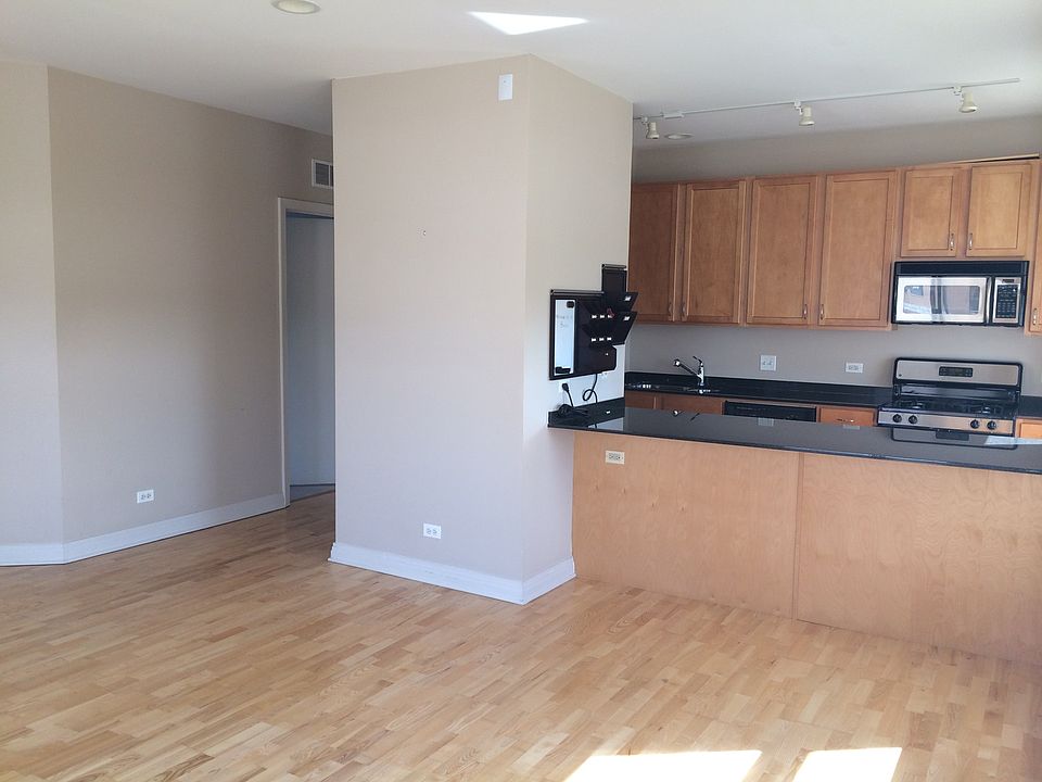 1st image of 859 W Erie St APT 307