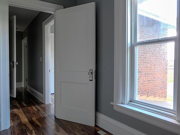 5th image of 1483 E Mound St Unit 85