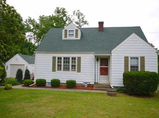 1368 Pipestone Rd, Benton Harbor, MI 49022