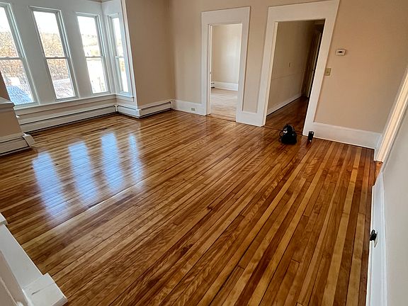 3rd image of 8-10 Beacon St #2
