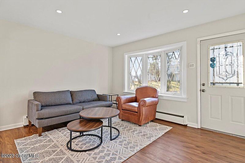 3rd image of 76 Fonda Road