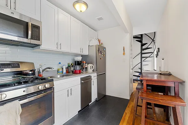 Rented by MNS | media 42