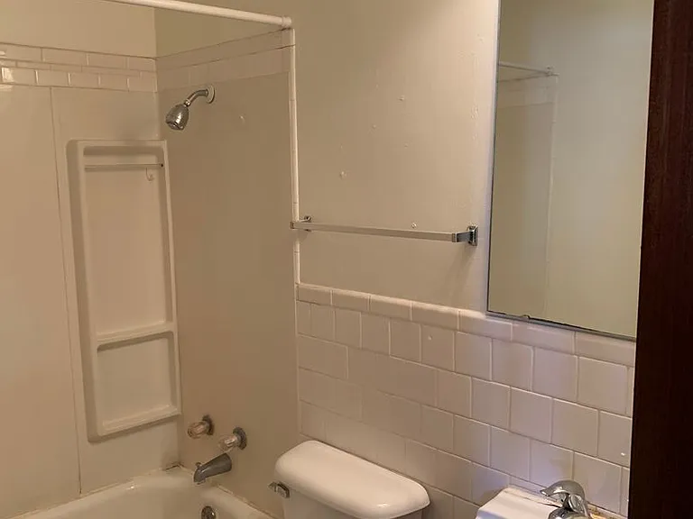 College Park Apartments — Photo 73