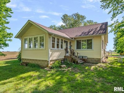2034 N 1800 East Rd, Stonington, IL, 62567