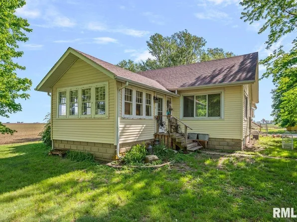 2034 N 1800 East Rd, Stonington, IL 62567