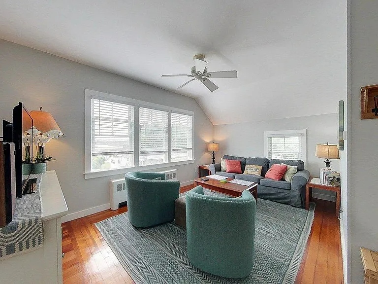 23 Warren Ave #2 — Photo 4