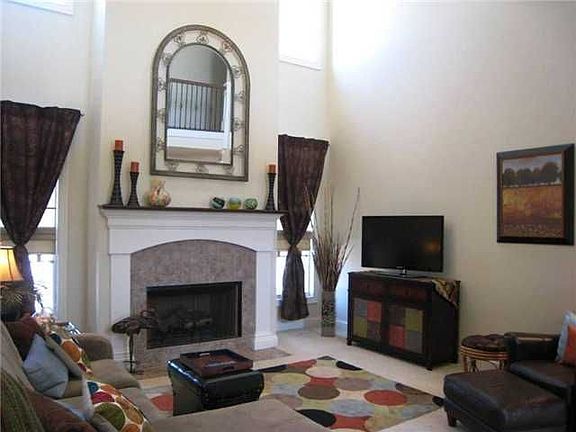 4th image of 13038 Thurmond Way
