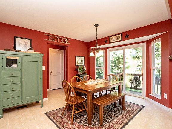 4th image of 1204 Creekstone Dr