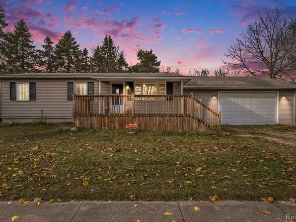 807 N Cass Ave, Vassar, MI 48768